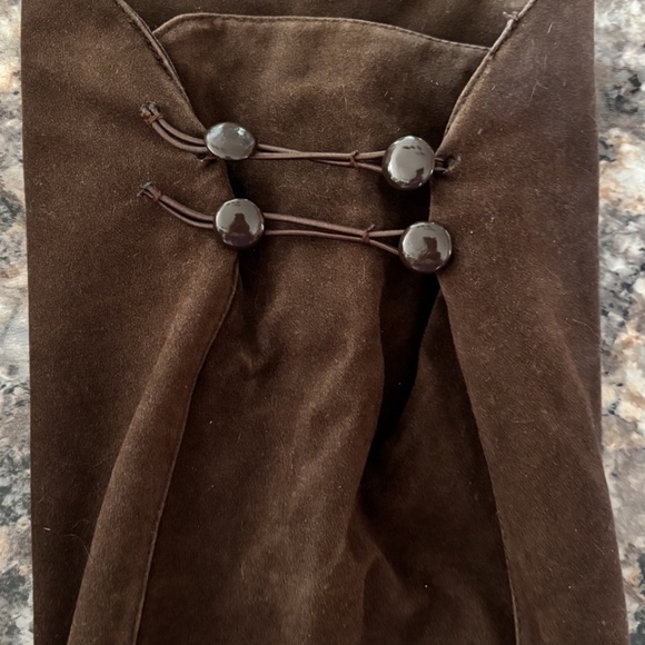 Brown faux suede type knee high low heel boots inside zipper - Picture 3 of 5